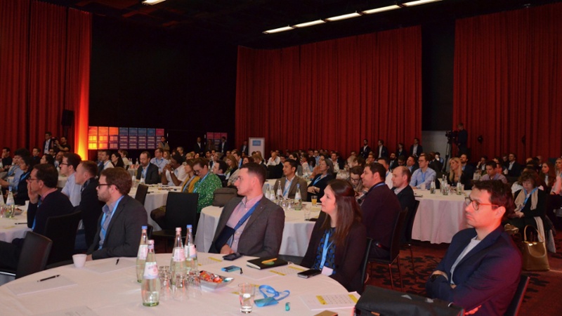 innovate-bonn-2019-main-room-crowd-1